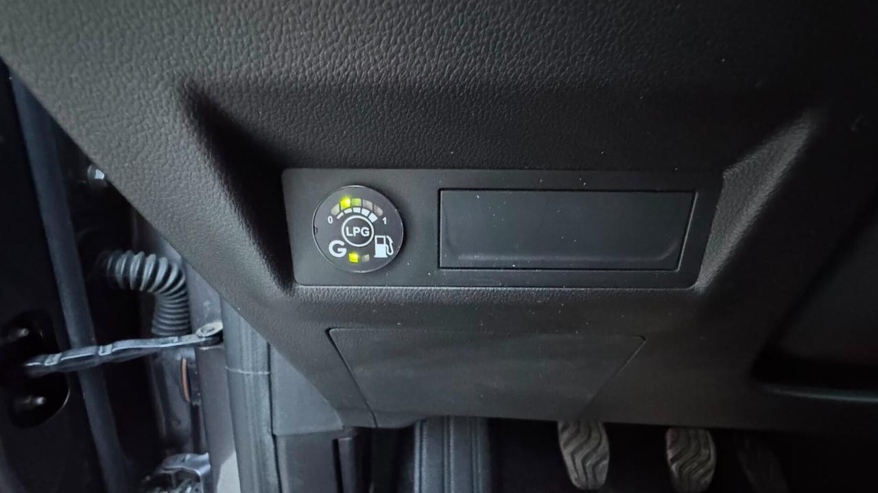 Renault Captur TCe 100 CV GPL Intens retrocamera navi