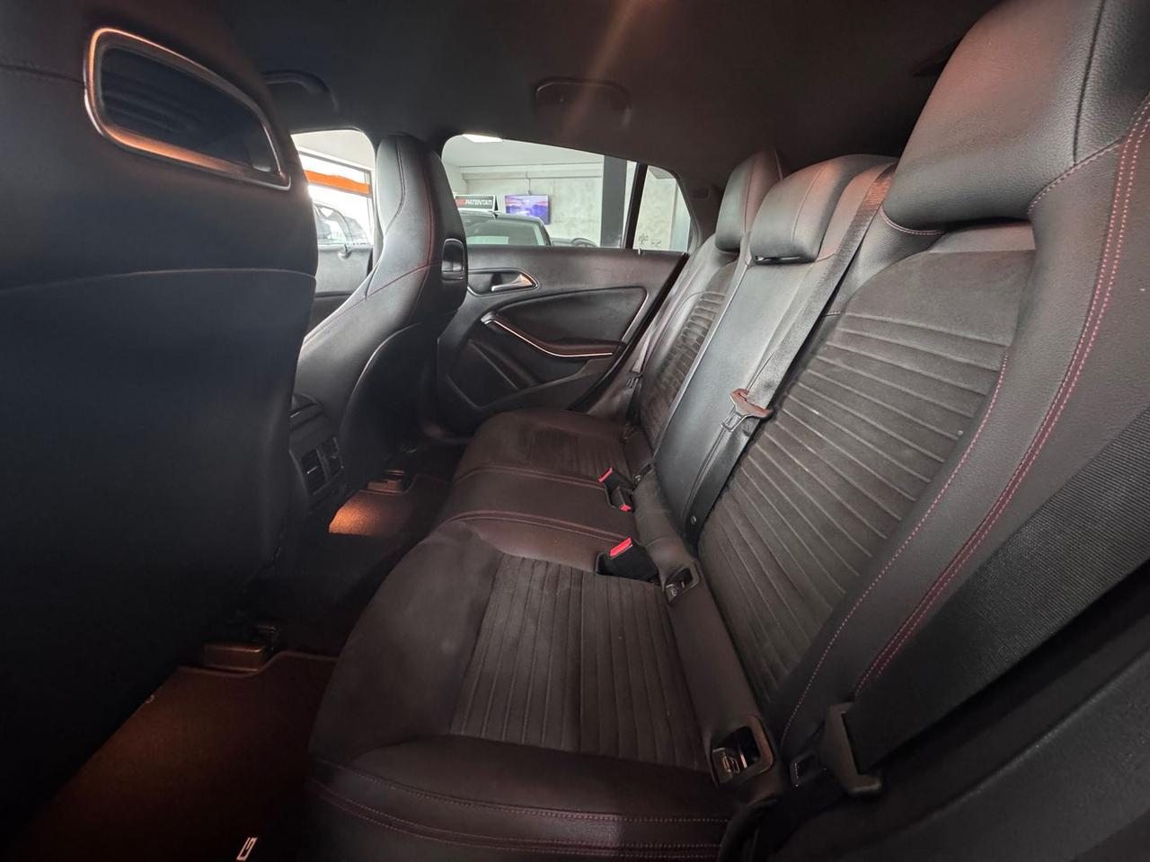 Mercedes-Benz CLA 200 Premium CLA 200 D #6178