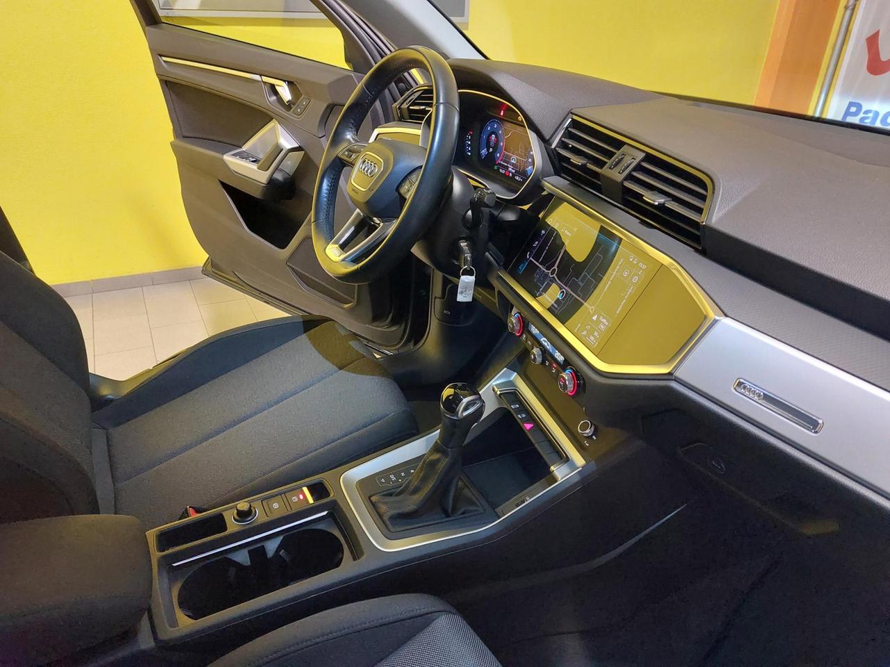 Audi Q3 35 2.0 tdi Business Advanced s-tronic