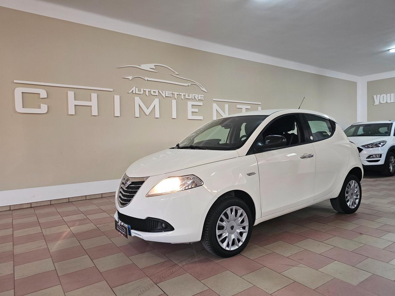 Lancia Ypsilon 0.9 TwinAir 85 CV 5 porte Metano Ecochic Gold