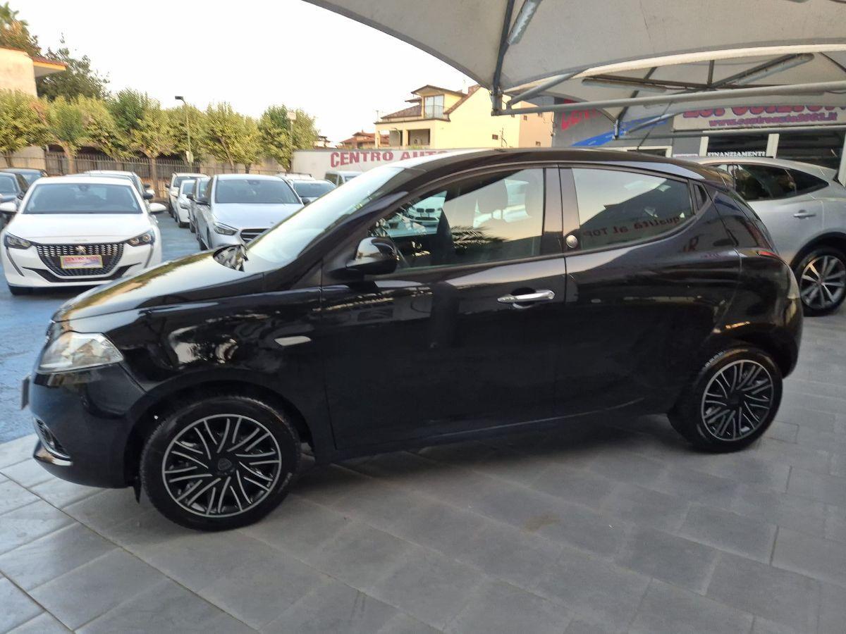 LANCIA - Ypsilon - 1.2 69 CV 5p. GPL Ecochic Gold