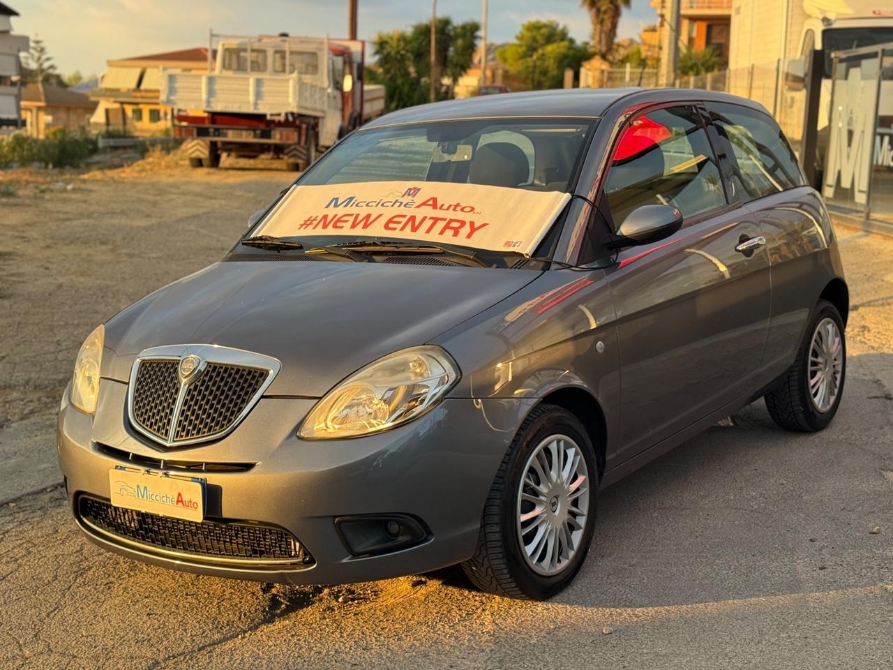LANCIA YPSILON 1.2 60 CV PLATINO NEO PATENTATI