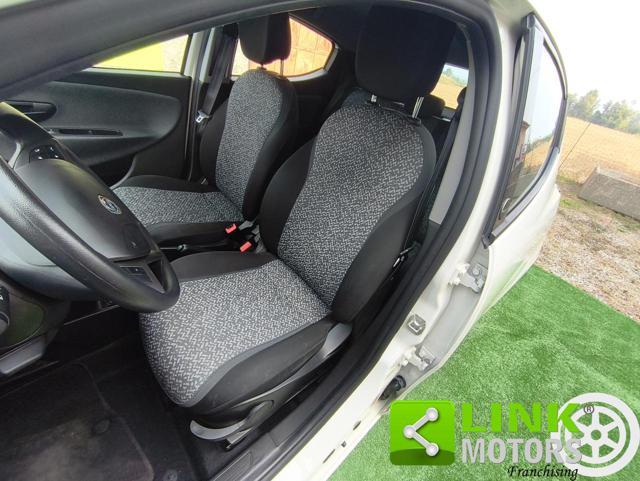 LANCIA Ypsilon HYBRID