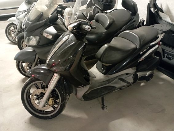 Piaggio Beverly 500 -