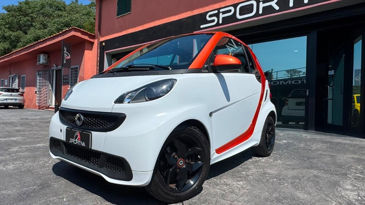 Smart fortwo cabrio SERVOSTERZO 1.0 mhd 84cv FLASH LIGHT NAVIGATORE PELLE NERA