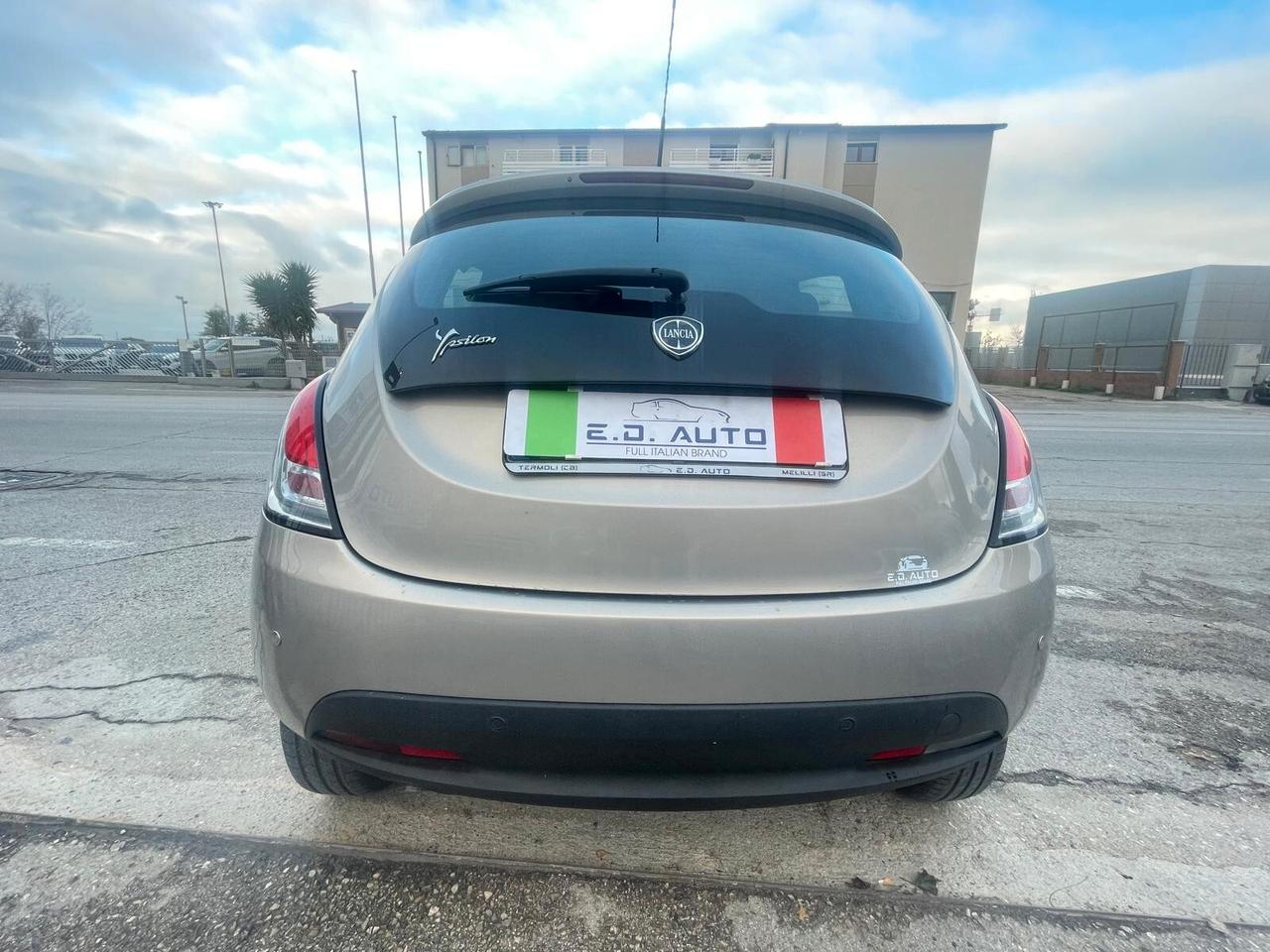 Lancia Ypsilon 0.9 TwinAir 85 CV 5 porte Metano Ecochic Elefantino