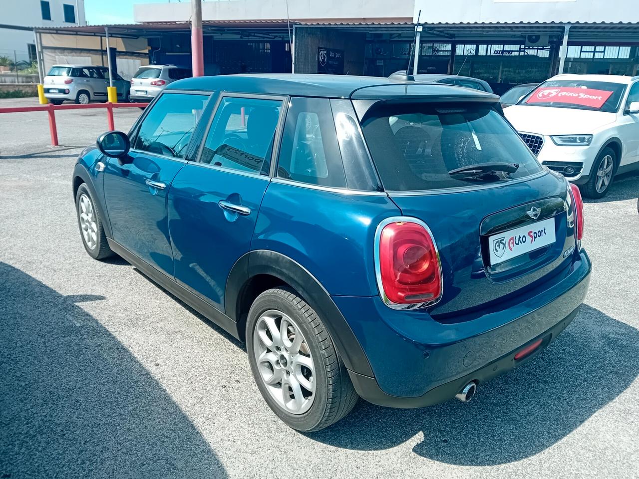 Mini Cooper 1.5 D 5 porte automatico