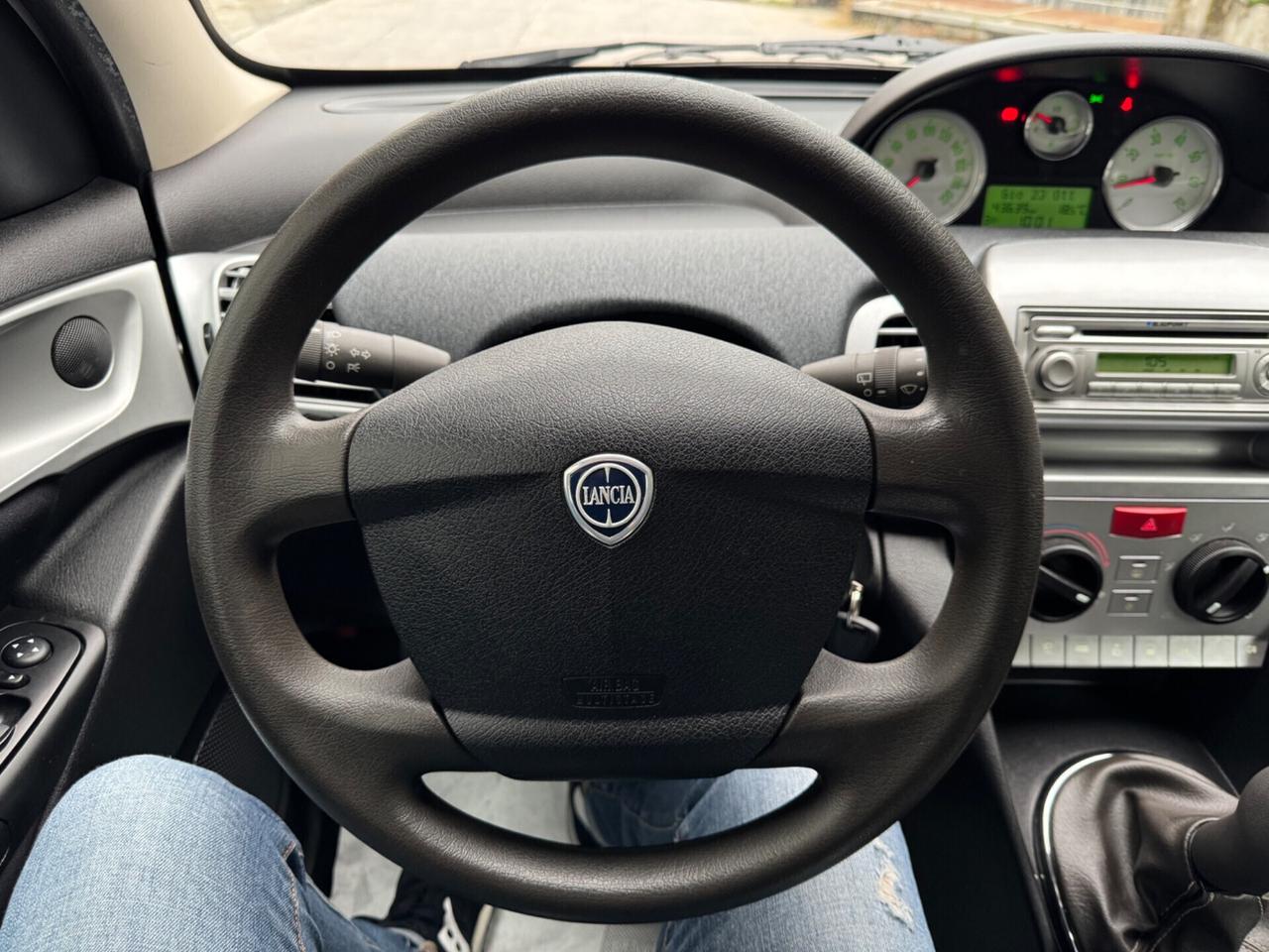 LANCIA YPSILON 1.2 NEOPATENTATI KM 43 MILA !!