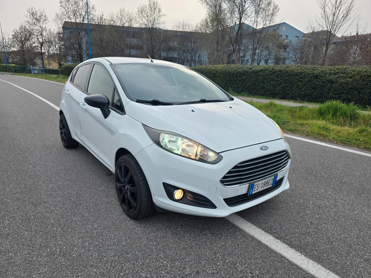 FORD FIESTA 1.4 TITANIUM "OK PER NEOPATENTATI"