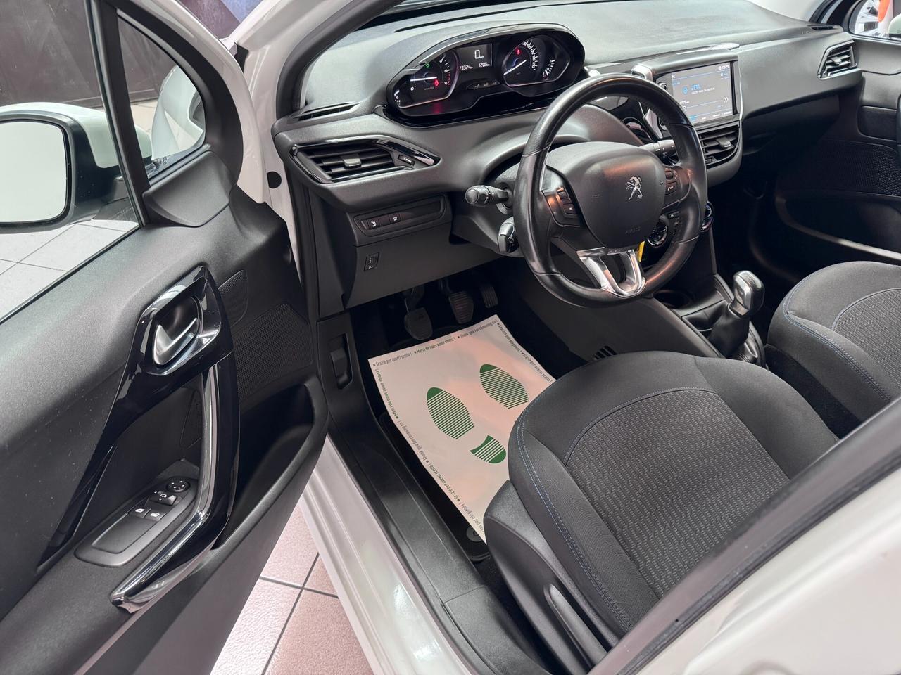 Peugeot 208 1.2 BENZINA 5 PORTE Signature