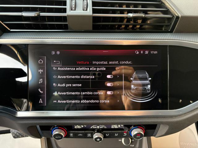 AUDI Q3 35 2.0 TDI S tronic Business COCKPIT