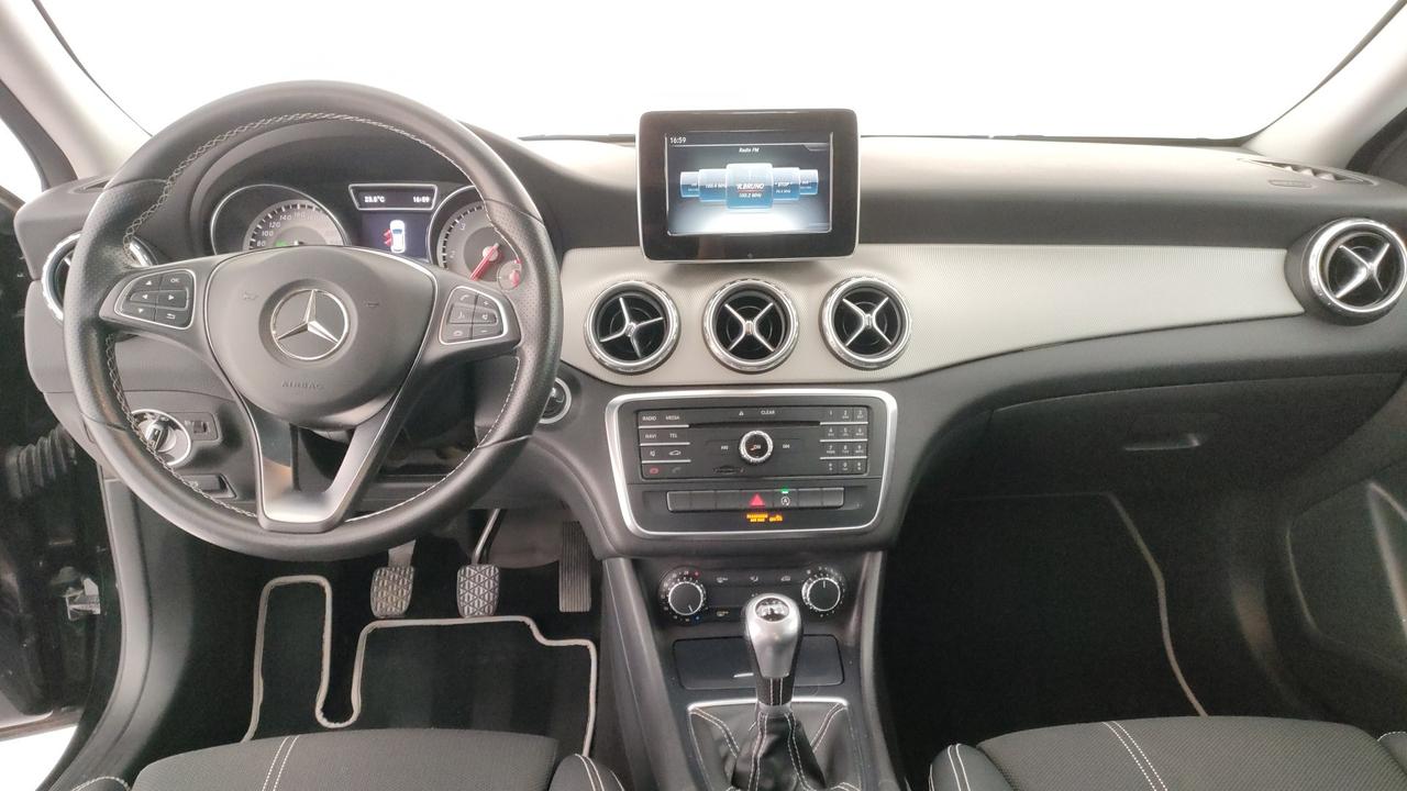 Mercedes-Benz GLA 180 d (cdi) Sport