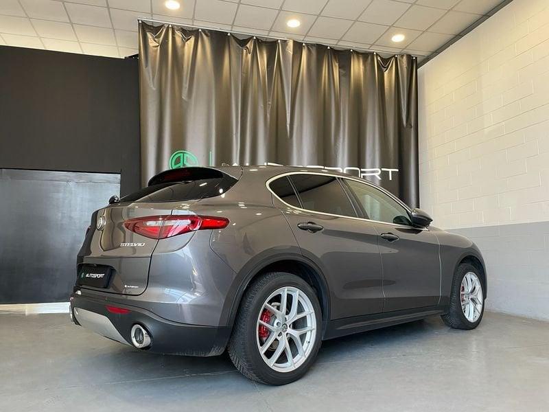 Alfa Romeo Stelvio 2.2 Turbodiesel 210 CV AT8 Q4 Executive