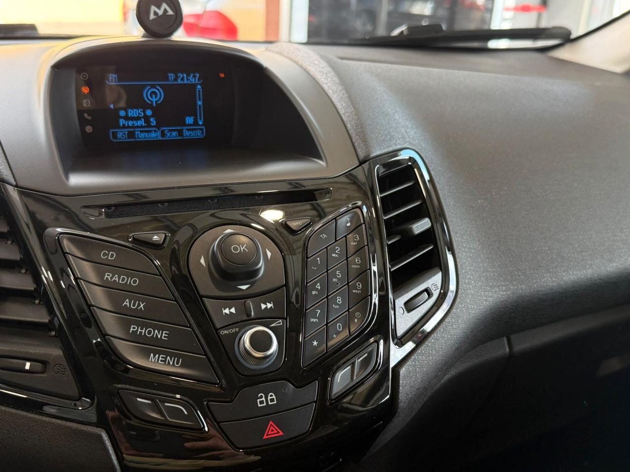 Ford Fiesta 1.5 TDCi 75CV 5 porte Titanium