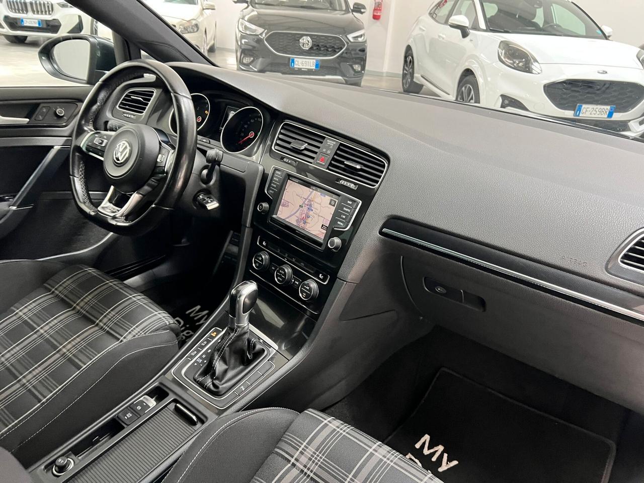 Volkswagen Golf Business 2.0 TDI DSG 5p. Highline BlueMotion Tech.