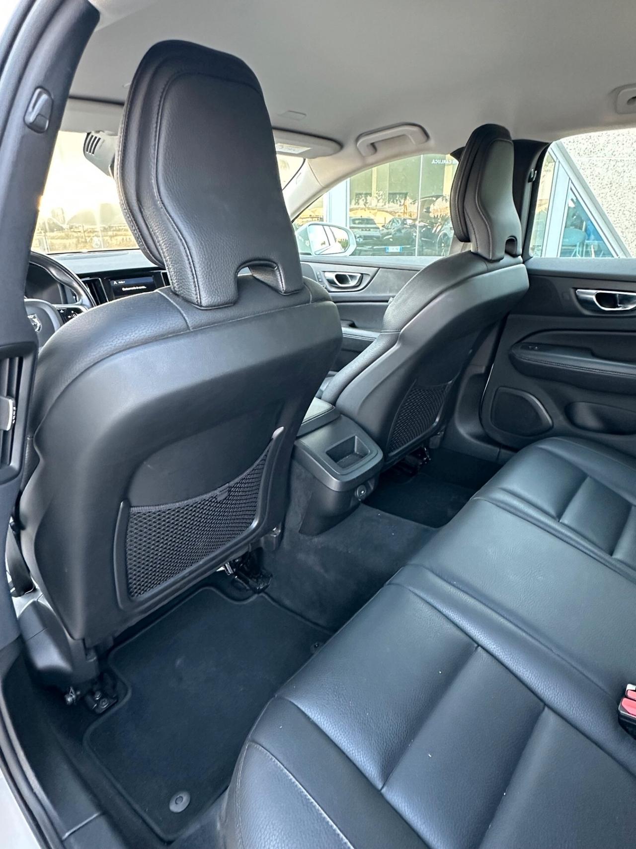 Volvo V60 Cross Country 2.0 Business offerta T-Stock prezzo imperdibile