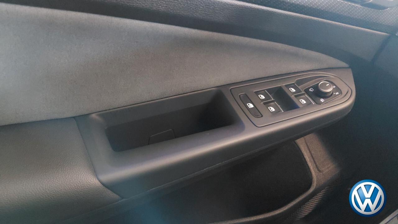 PROMO Golf 1.5 eTSI 150cv DSG R-Line Pronta consegna