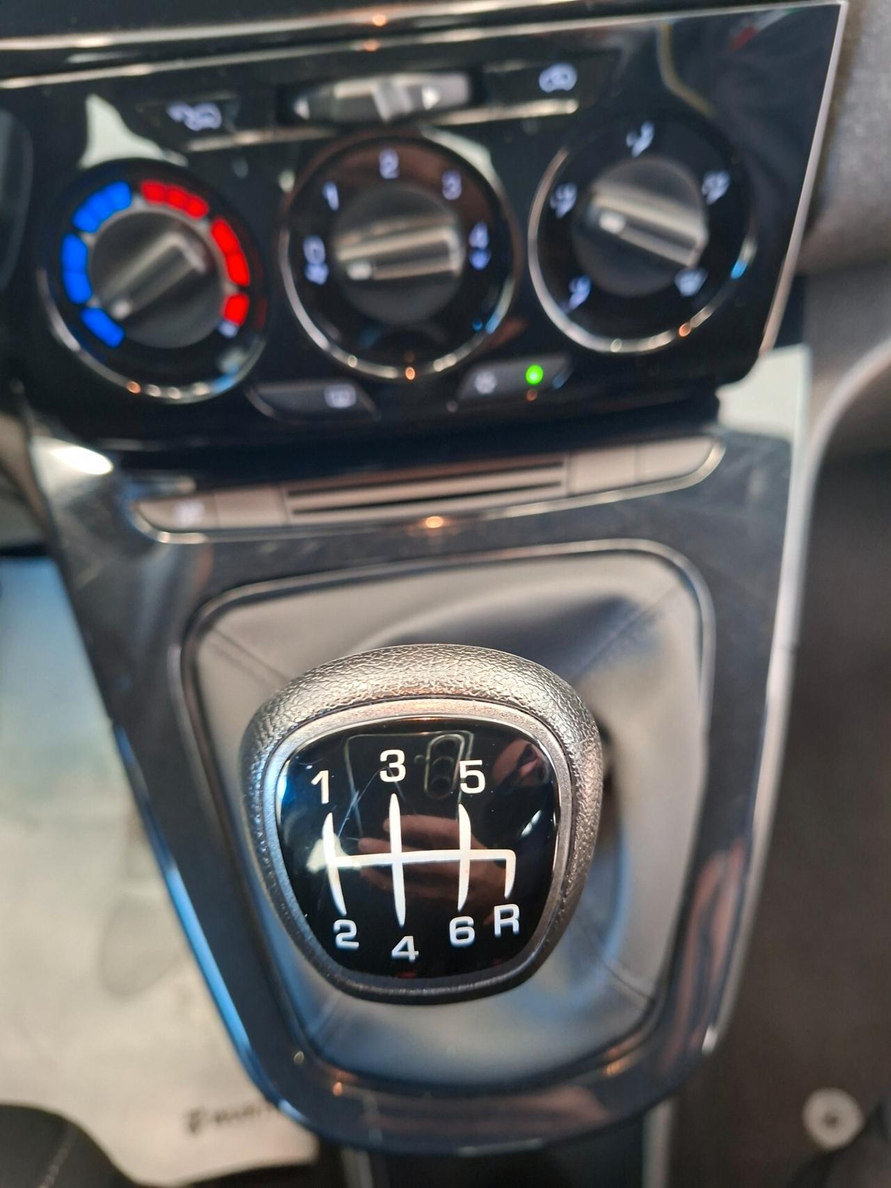 Lancia Ypsilon 1.0 FireFly 5 porte S&S Hybrid Gold