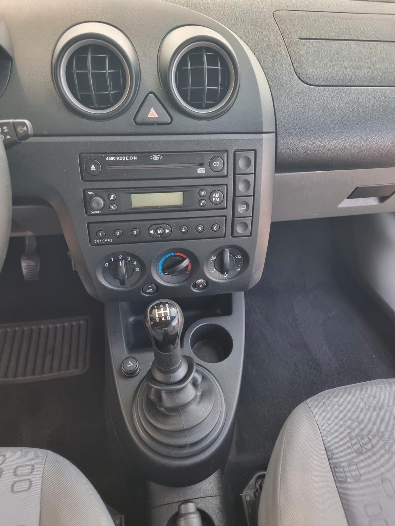 Ford Fiesta 1.2 16V 3p. Con 256.000km