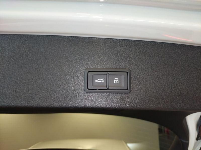 Audi Q2 Q2 35 2.0 tdi Identity Black s-tronic
