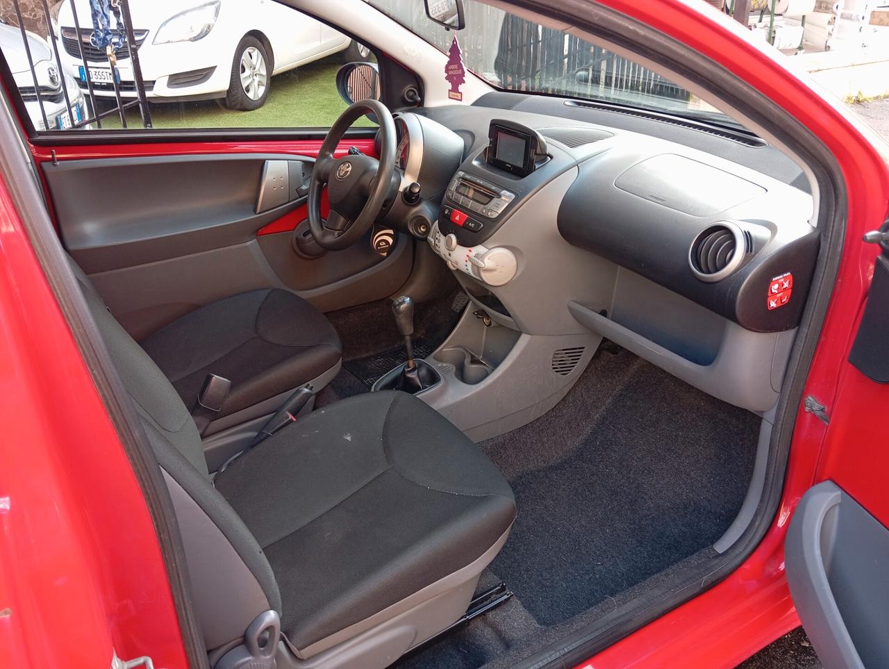 Toyota Aygo 1.0 Now Connect E5 offerta del mese