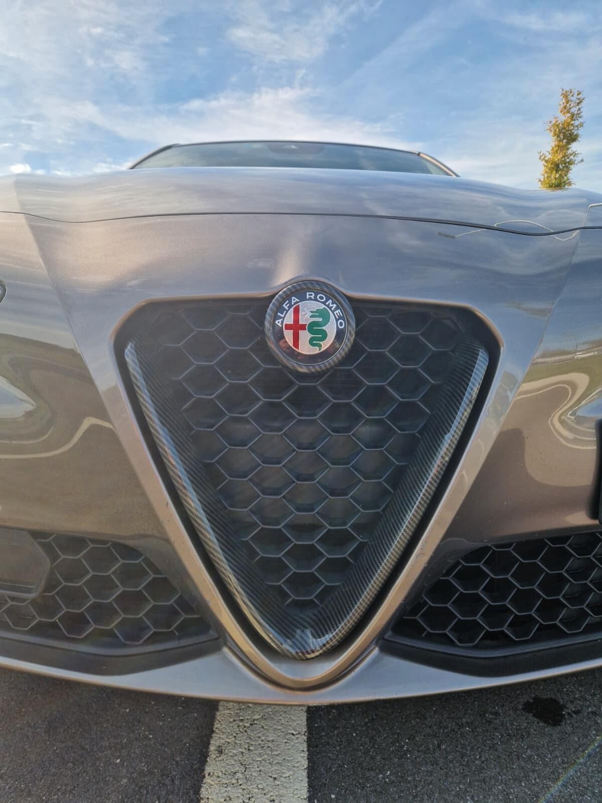 Alfa Romeo Giulia 2.2 Turbodiesel 180 CV AT8 Business Sport Launch Ed.
