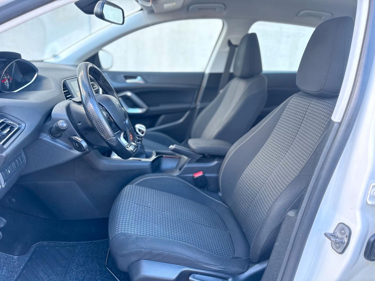 Peugeot 308 BlueHDi 130 S&S Allure Leggi tutto l'annuncio