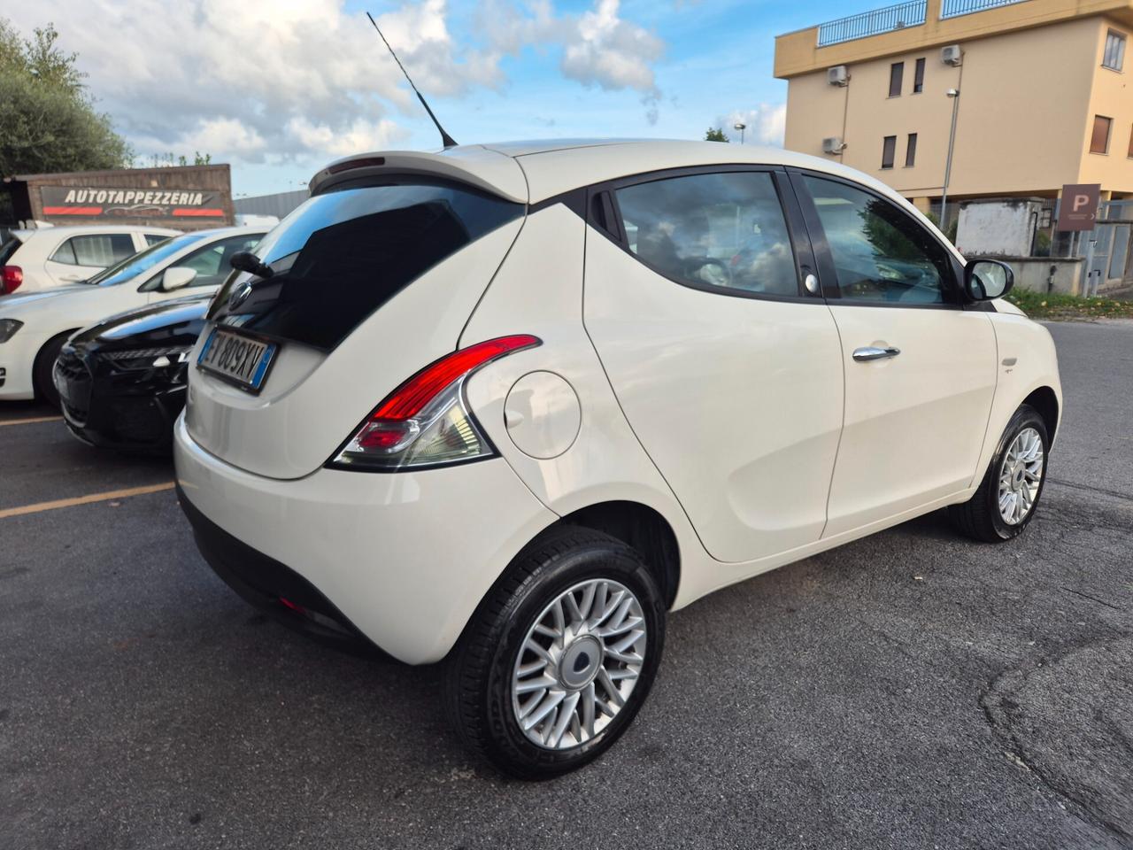Lancia Ypsilon 0.9 TwinAir 85 CV 5 porte Metano Ecochic Gold