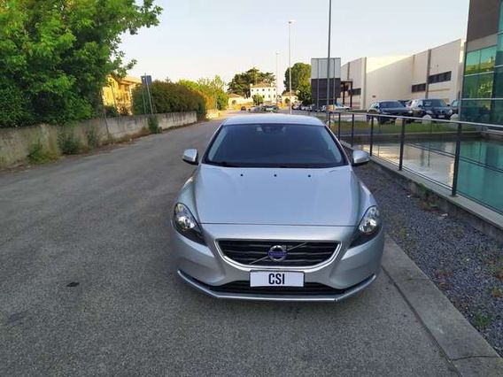 Volvo V40 D2 LED CERCHI SENSORI CRUISE Euro 199 MESE