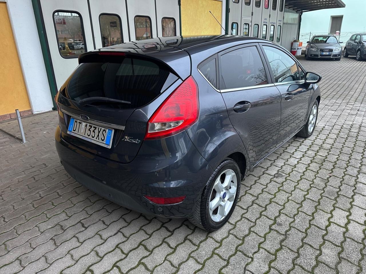 Ford Fiesta 1.2 82 CV 5 porte Titanium Neopatentat