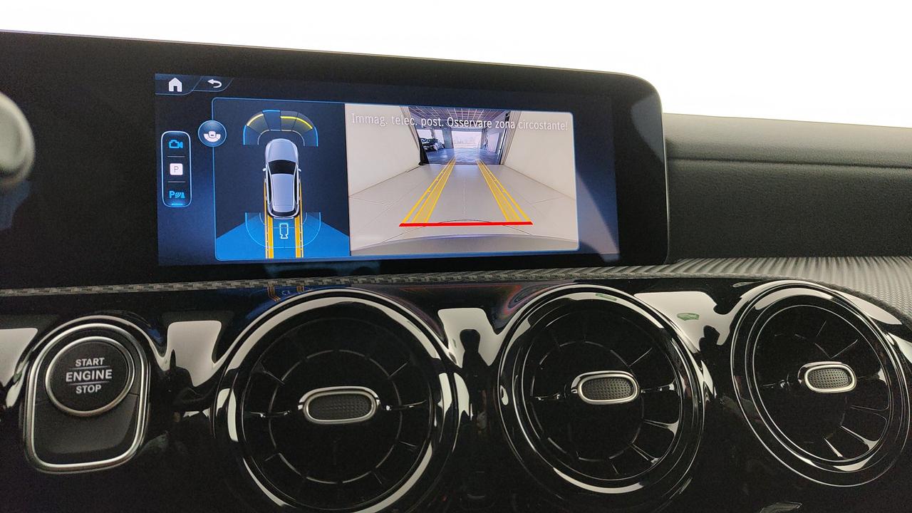 Mercedes-Benz A 250 e con tecnologia ibrida EQ