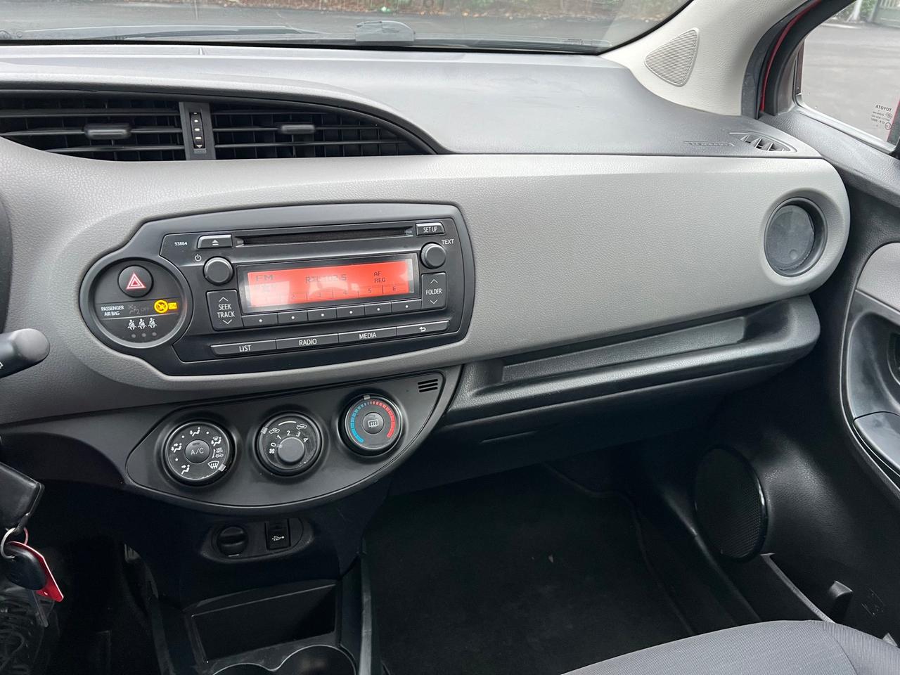 Toyota Yaris 1.0 5 porte Lounge