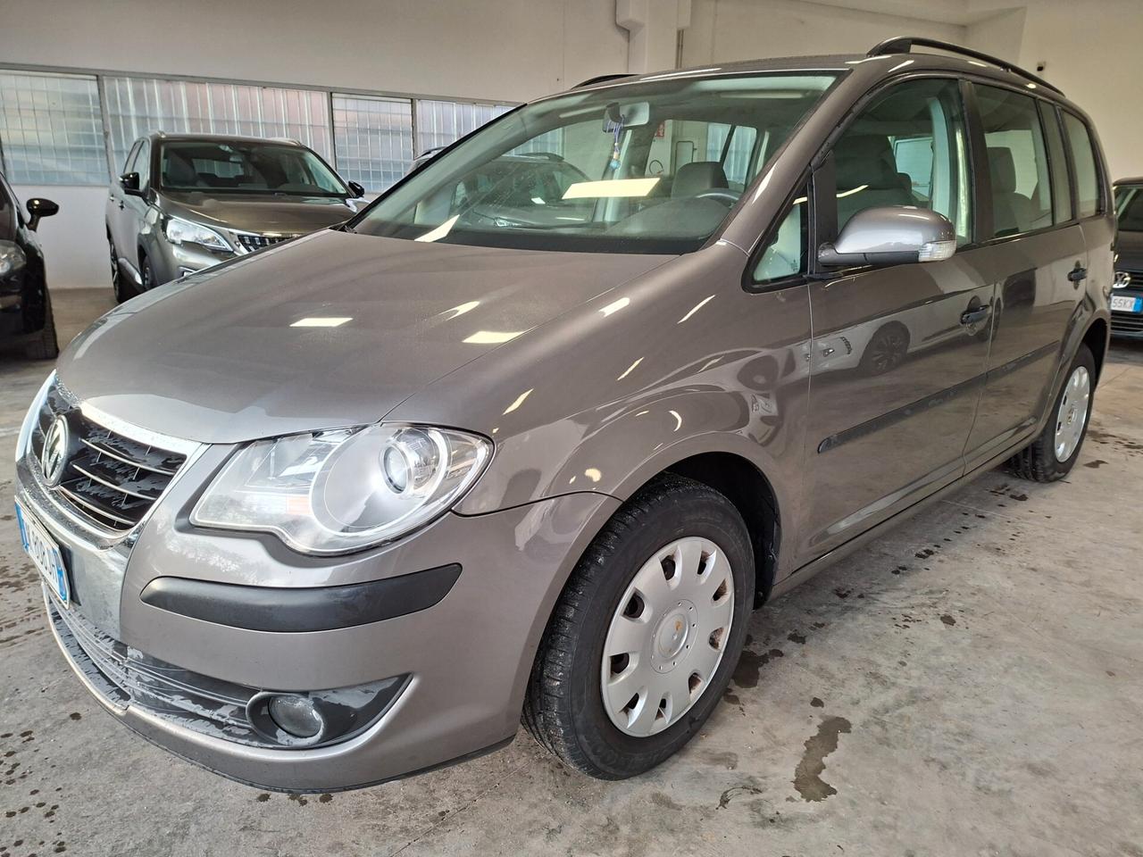 Volkswagen Touran 1.6 Conceptline