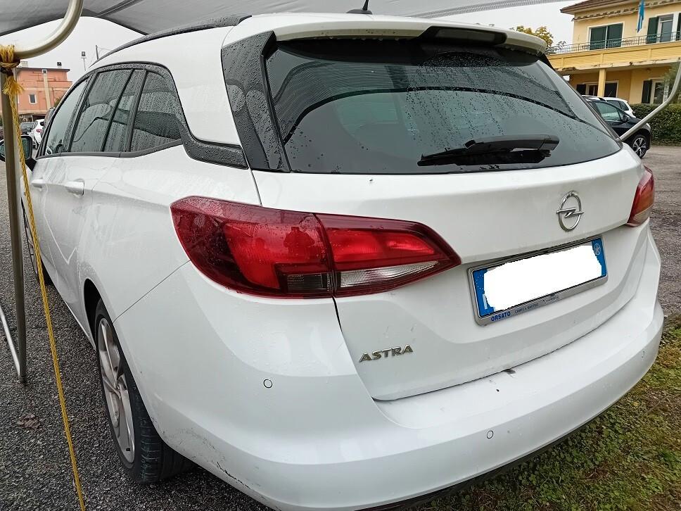 Opel Astra 1.5 CDTI 105 CV S&S Sports Tourer € 4.000 + IVA