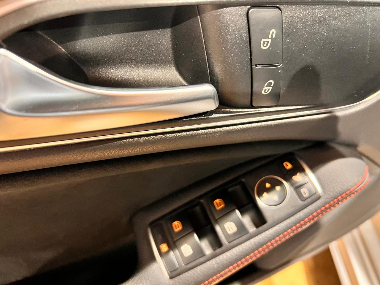 Mercedes-benz CLA 200 d Premium 80000 KM