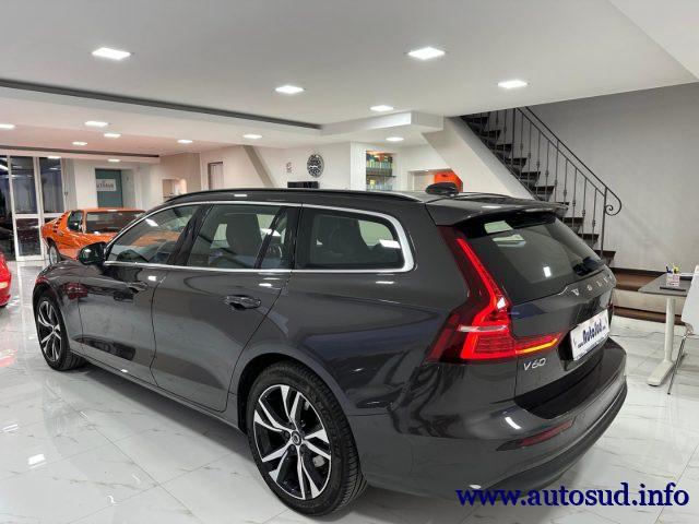VOLVO V60 B4 (d) automatico Ultimate Dark