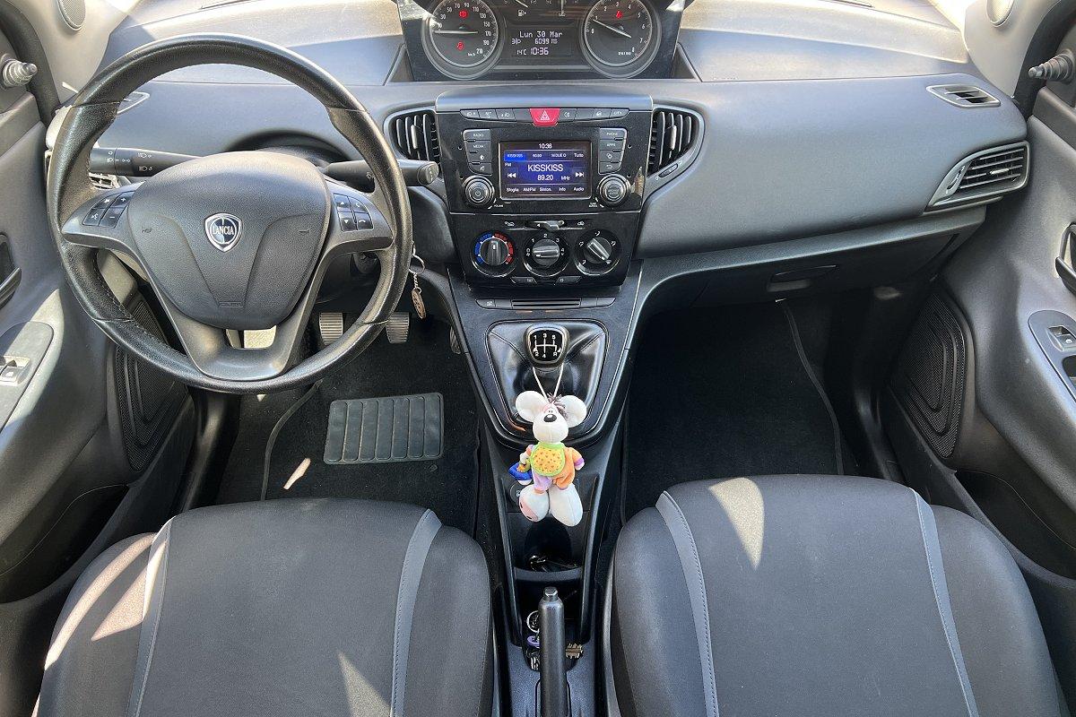 LANCIA Ypsilon 1.2 69 CV 5 porte Gold