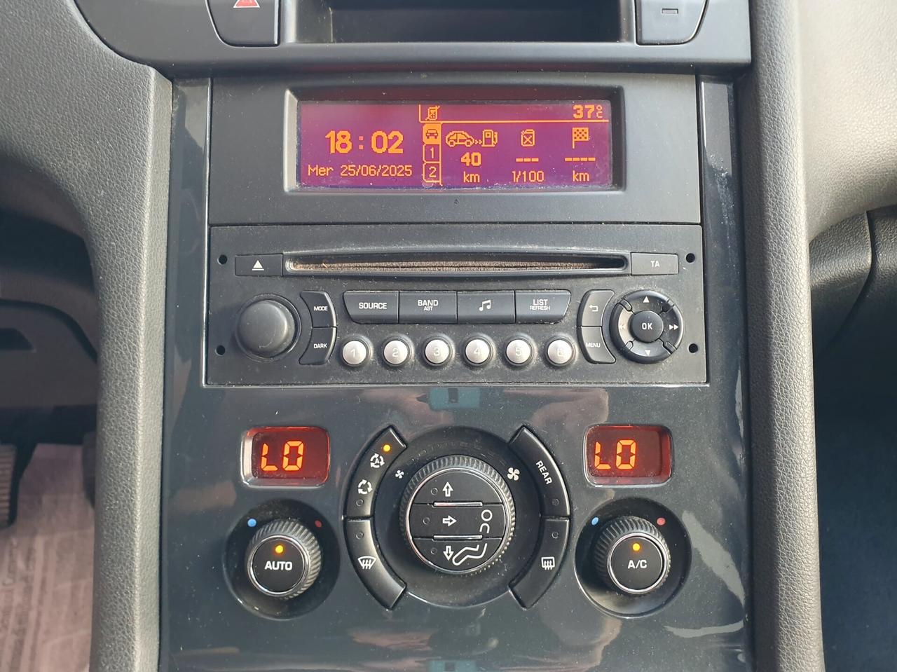 Peugeot 5008 1.6 hdi 115cv Active 2015
