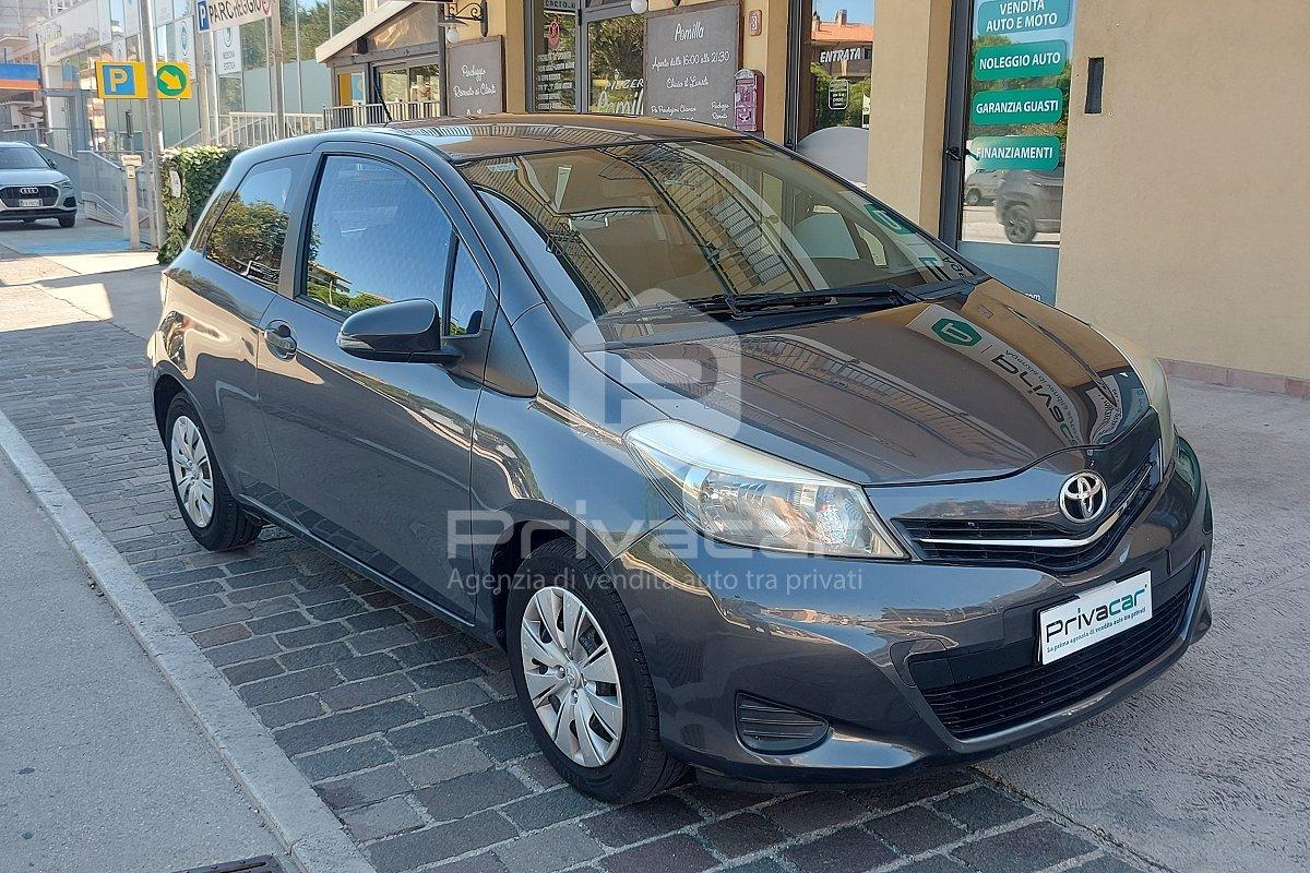 TOYOTA Yaris 1.0 3 porte Active