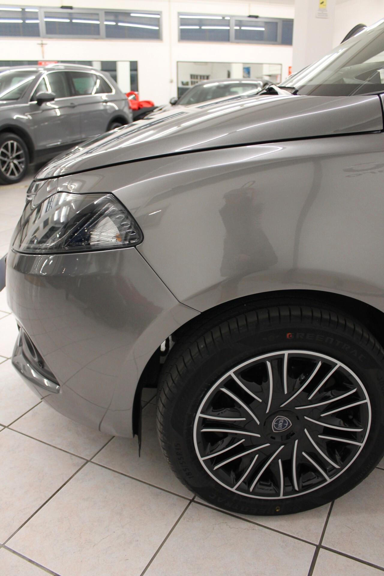 Lancia Ypsilon 1.0 FireFly 5 porte S&S Hybrid Ecochic UnYca