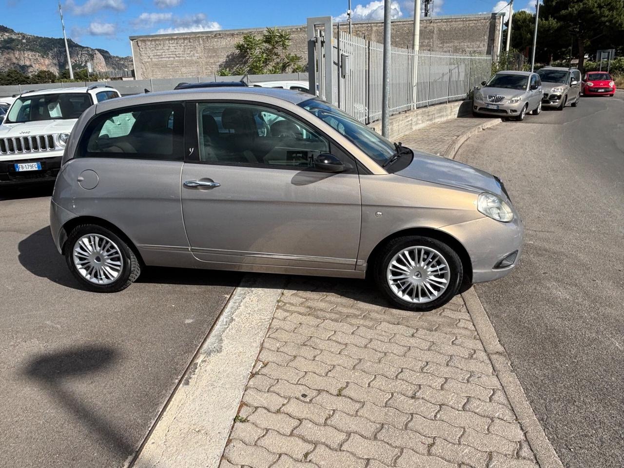 Lancia Ypsilon 1.2 Argento
