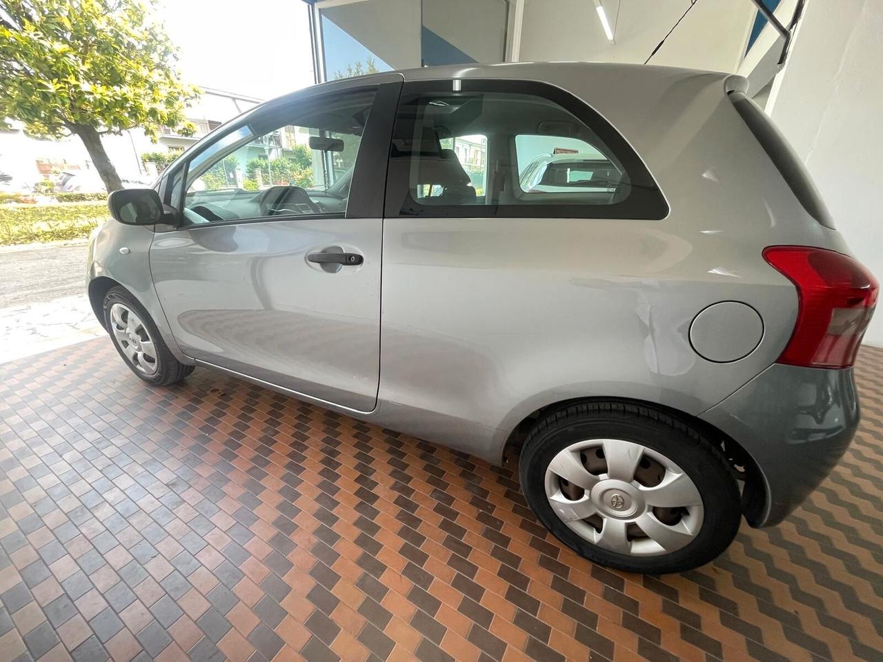 Toyota Yaris 1.0 3 porte