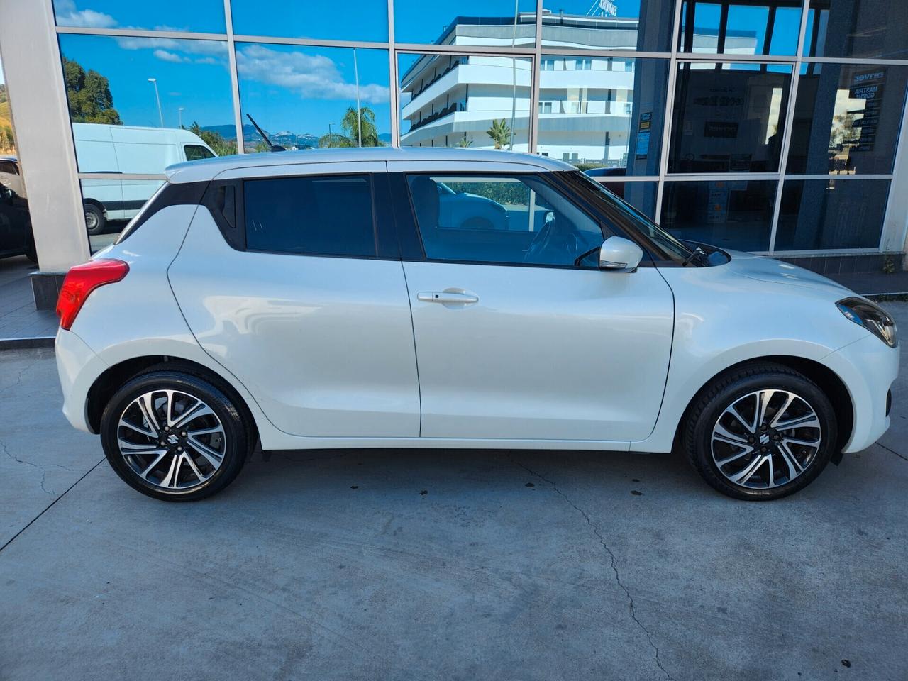 Suzuki Swift 1.2 Hybrid Top