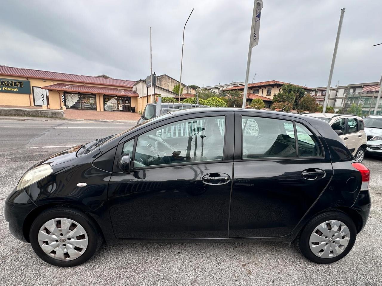 Toyota Yaris 1.4 D-4D 5 porte Sol SOLI 60.000 KM REALI PARI AL NUOVO!!!