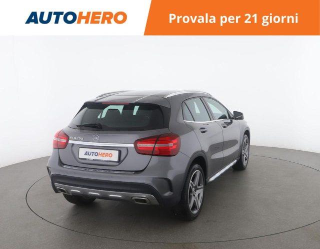 MERCEDES-BENZ GLA 200 Premium