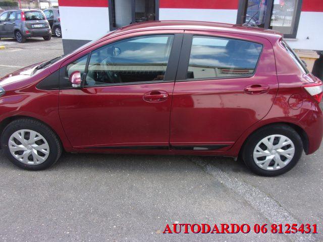 TOYOTA Yaris 1.5 5 porte LOUNGE