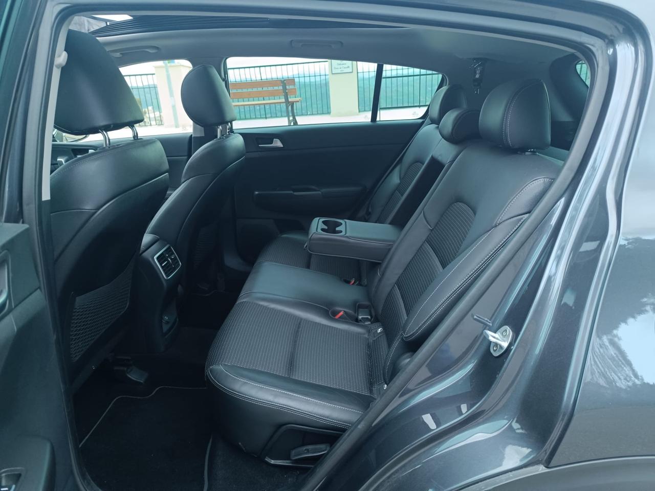 Kia Sportage 1.7 CRDI VGT 2WD high tech