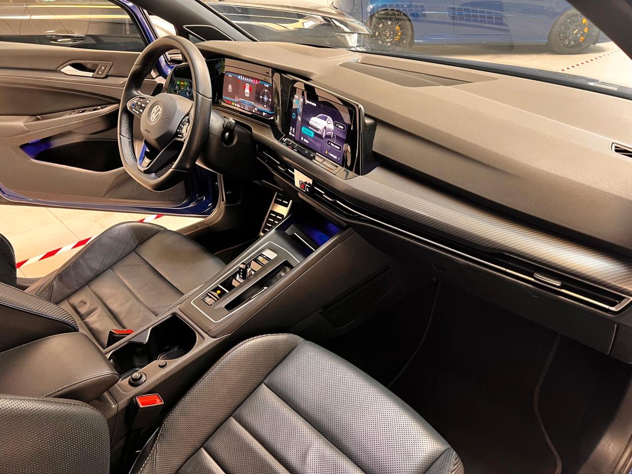 Volkswagen Golf 8 R 2.0 TSI DSG 4Motion AKRAPOVICH