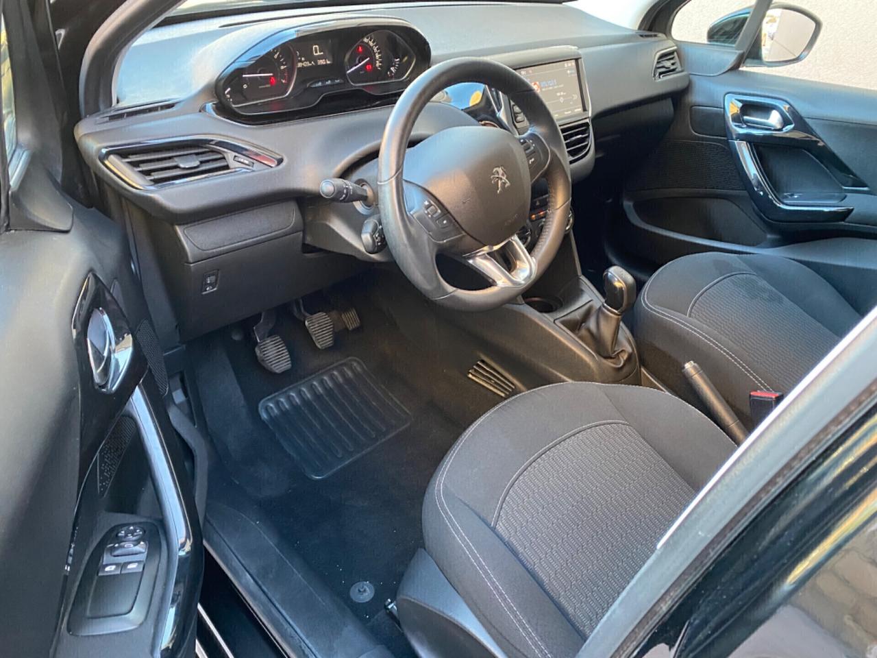 Peugeot 208 Allure 1.2 Benzina Anno 2018