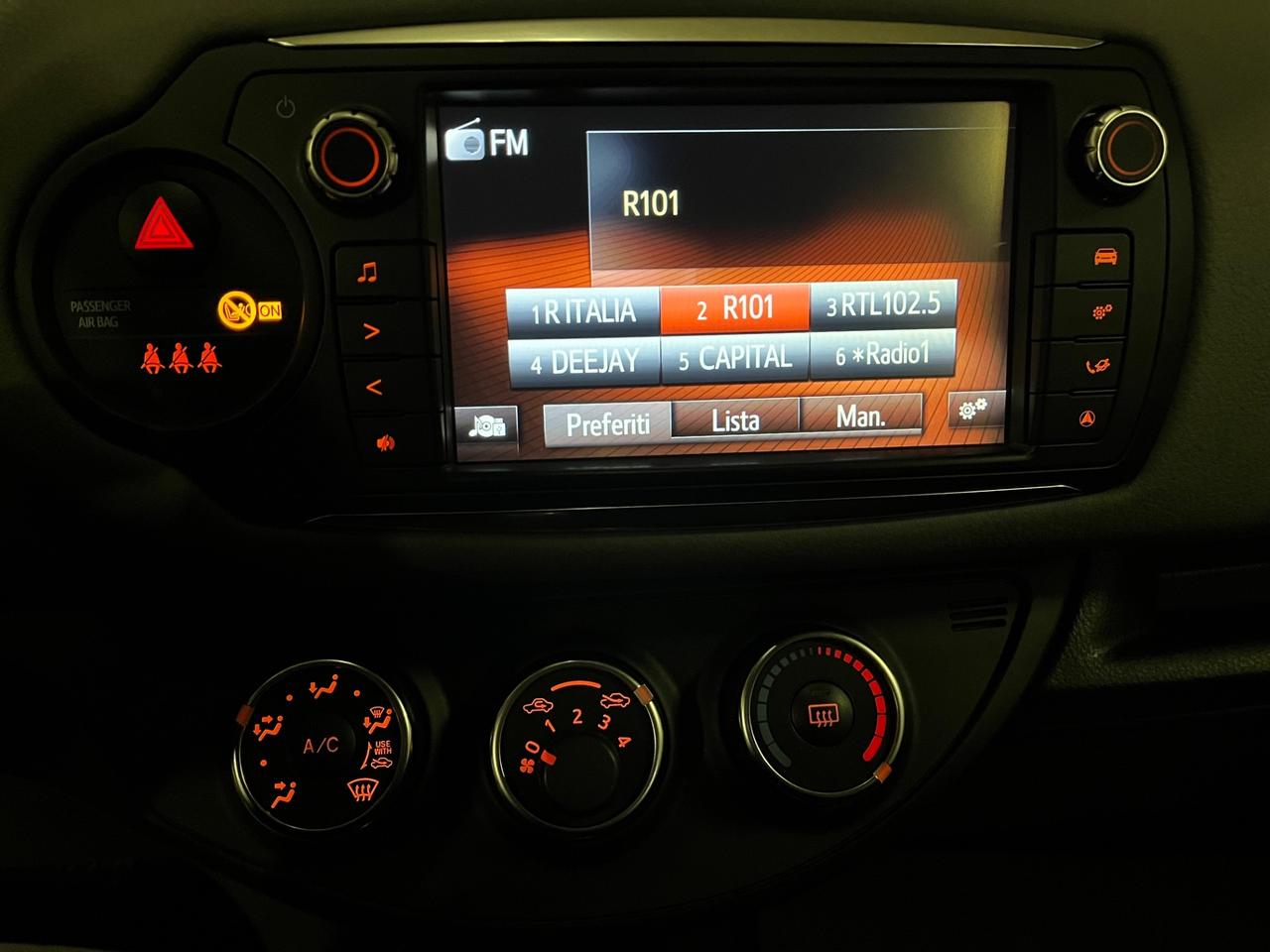 Toyota Yaris 1.0 5 porte Active